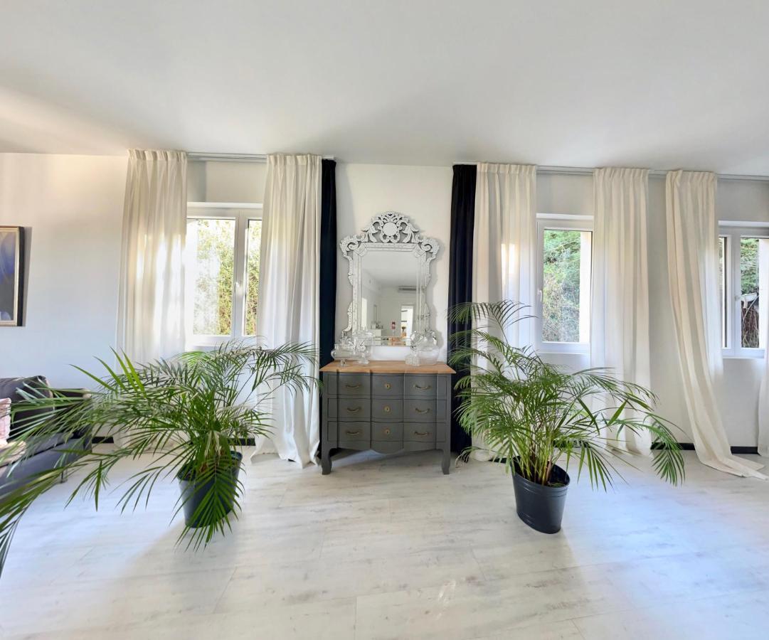 Belfry & Spa By Ligne St Barth Lourdes Eksteriør billede Interior of the villa